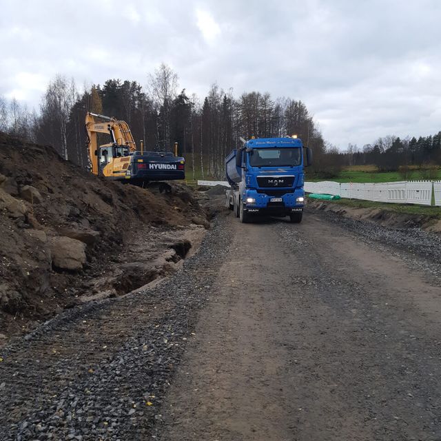 Maanrakennuskalustoa, Jämsän Metalli ja Kuljetus